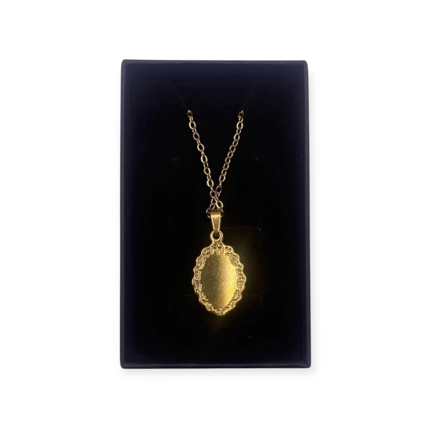 ADJUSTABLE VIBRANT AOTEAROA PĀUA NECKLACE OVAL DESIGN 18K GOLD PLATED