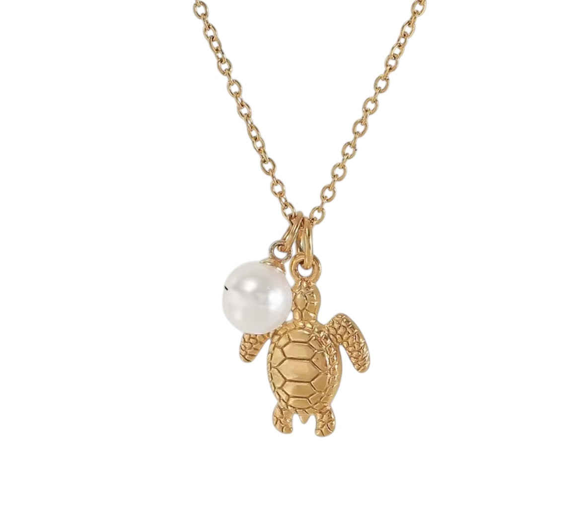 TAHLIA PEARL TURTLE NECKLACE - 18K GOLD PLATED