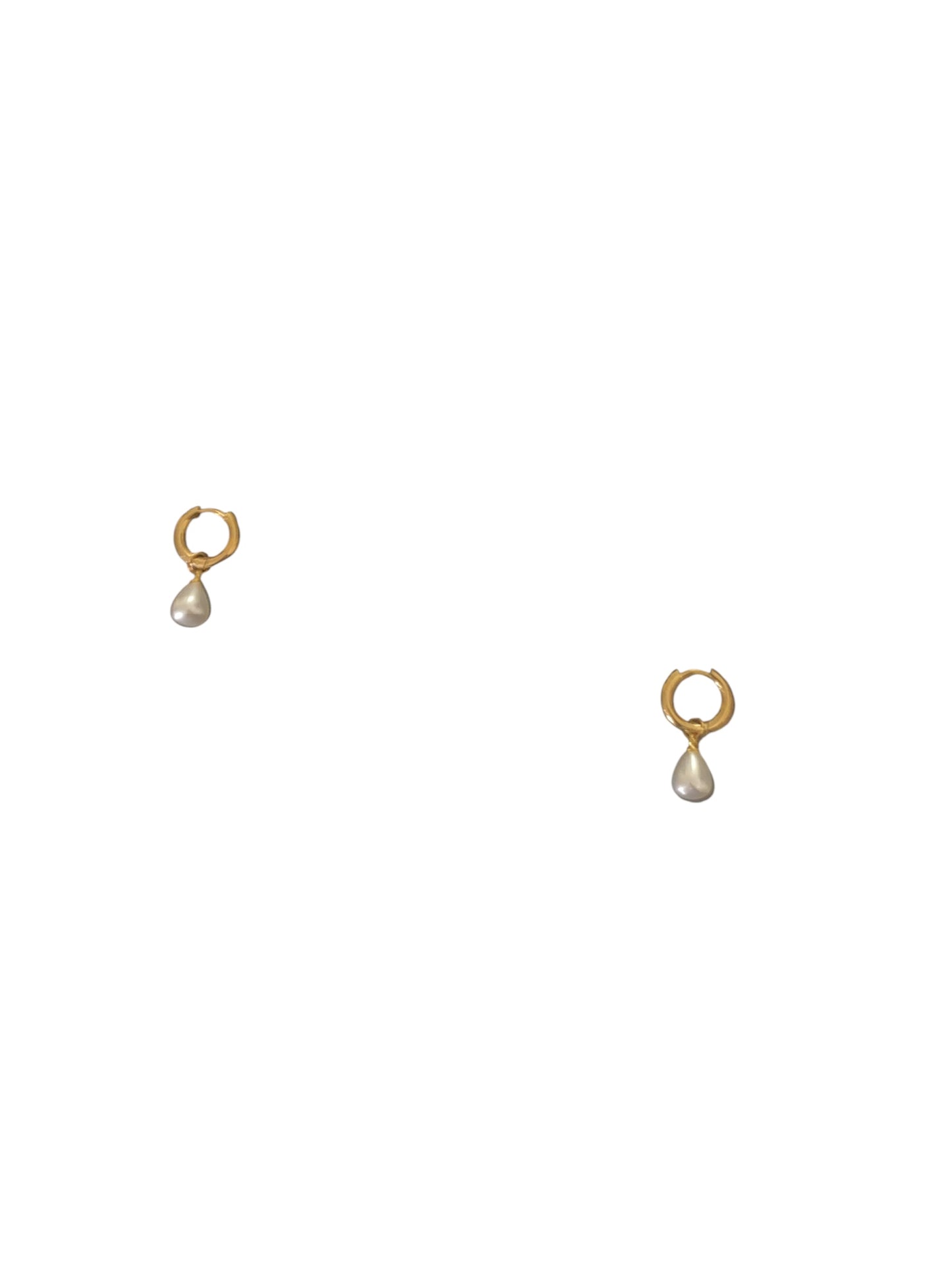 POLLIE PEARL HOOP EARRINGS - 18K GOLD PLATED
